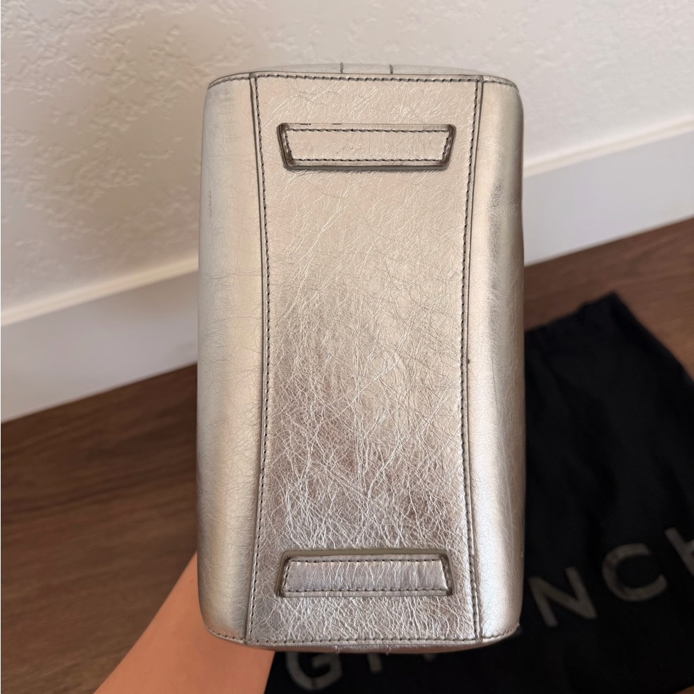 Givenchy Mini Antigona Shark Lock Bag - Picture 5 of 6